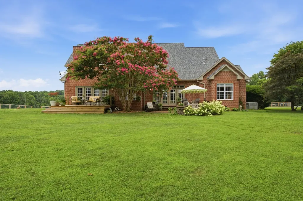 2404 Savage Creek Drive Springfield TN 37172
