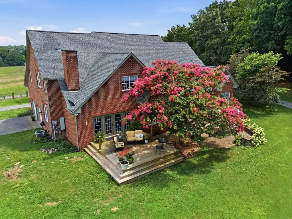 2404 Savage Creek Drive Springfield TN 37172