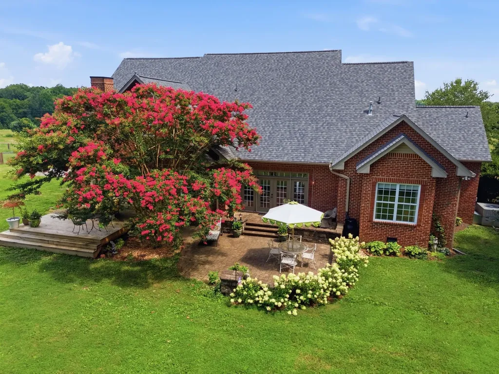 2404 Savage Creek Drive Springfield TN 37172