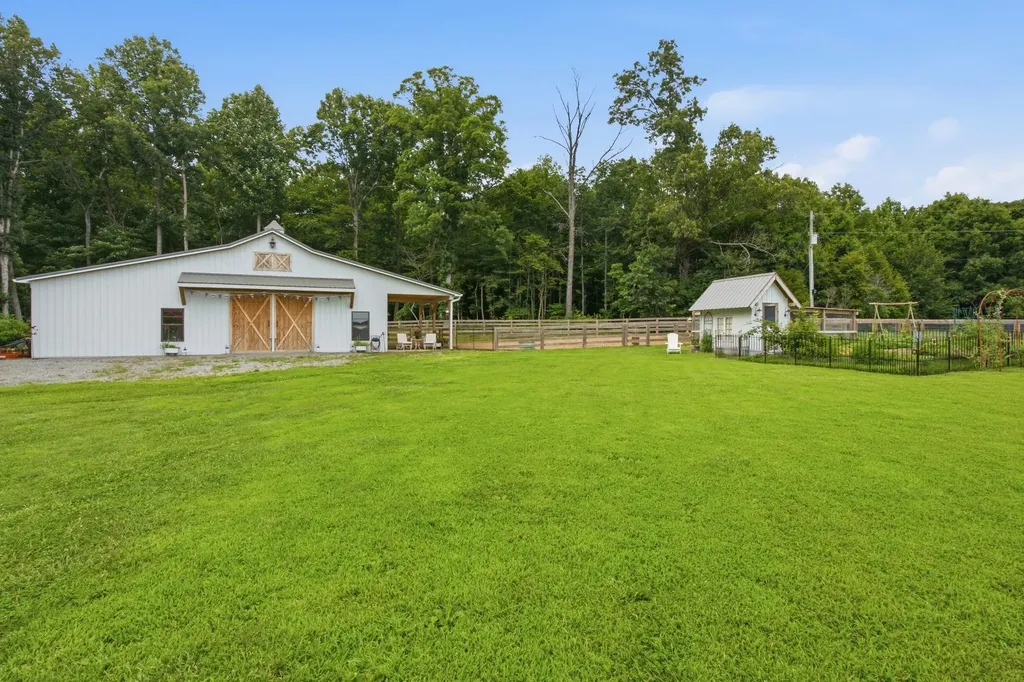 2404 Savage Creek Drive Springfield TN 37172