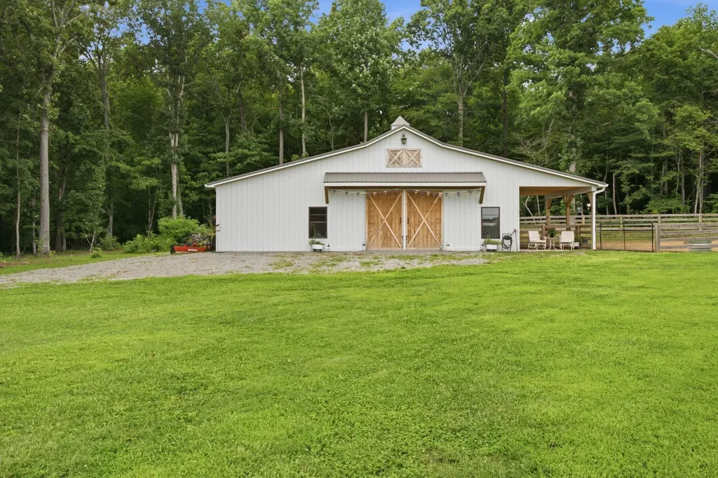 2404 Savage Creek Drive Springfield TN 37172