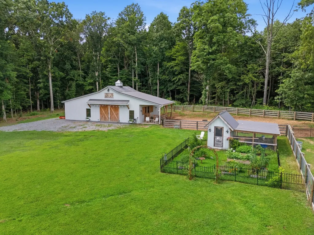 2404 Savage Creek Drive Springfield TN 37172