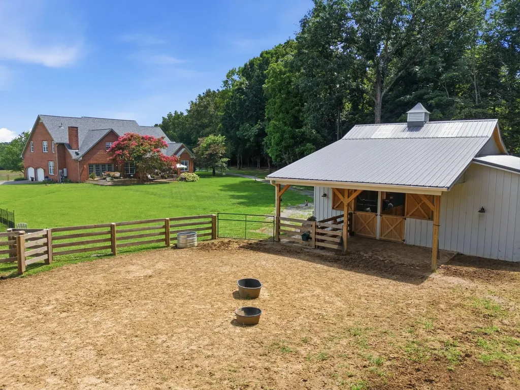 2404 Savage Creek Drive Springfield TN 37172