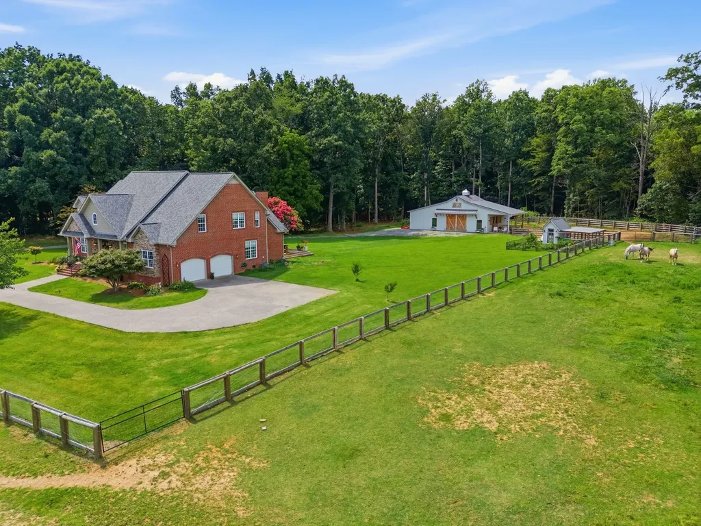 2404 Savage Creek Drive Springfield TN 37172