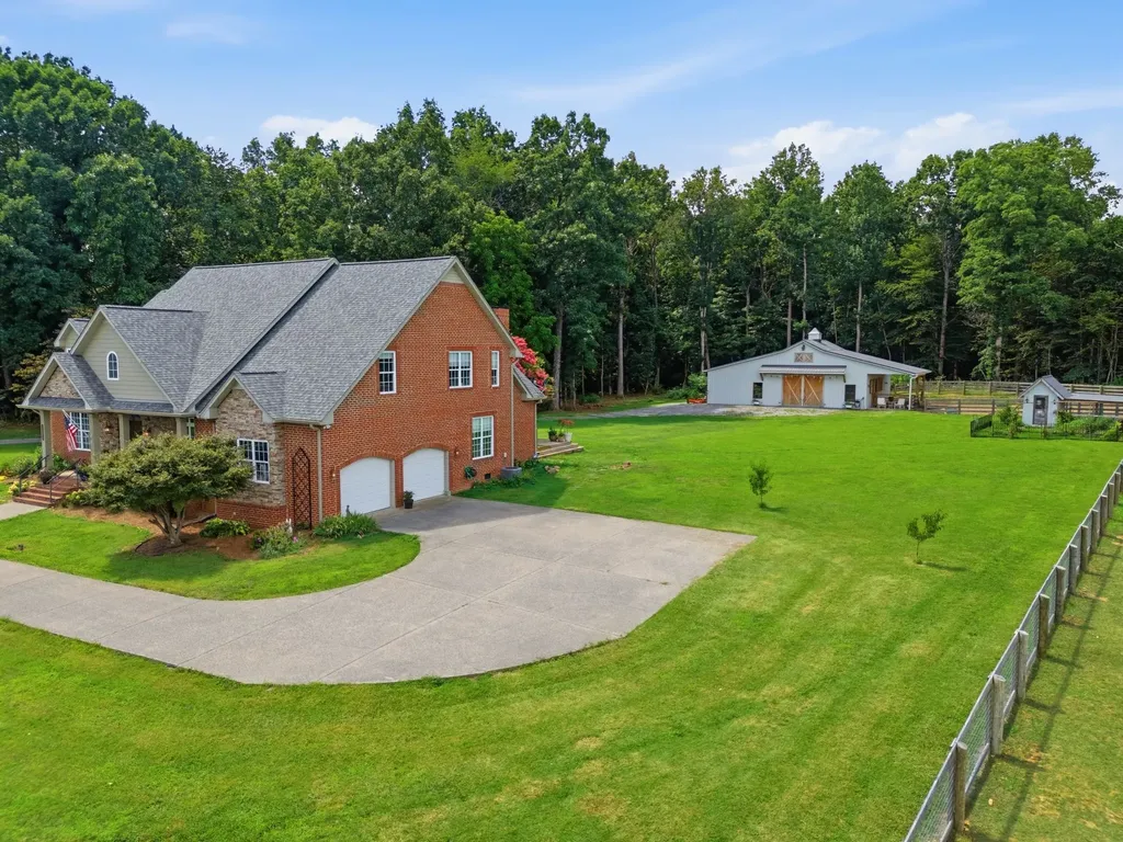 2404 Savage Creek Drive Springfield TN 37172