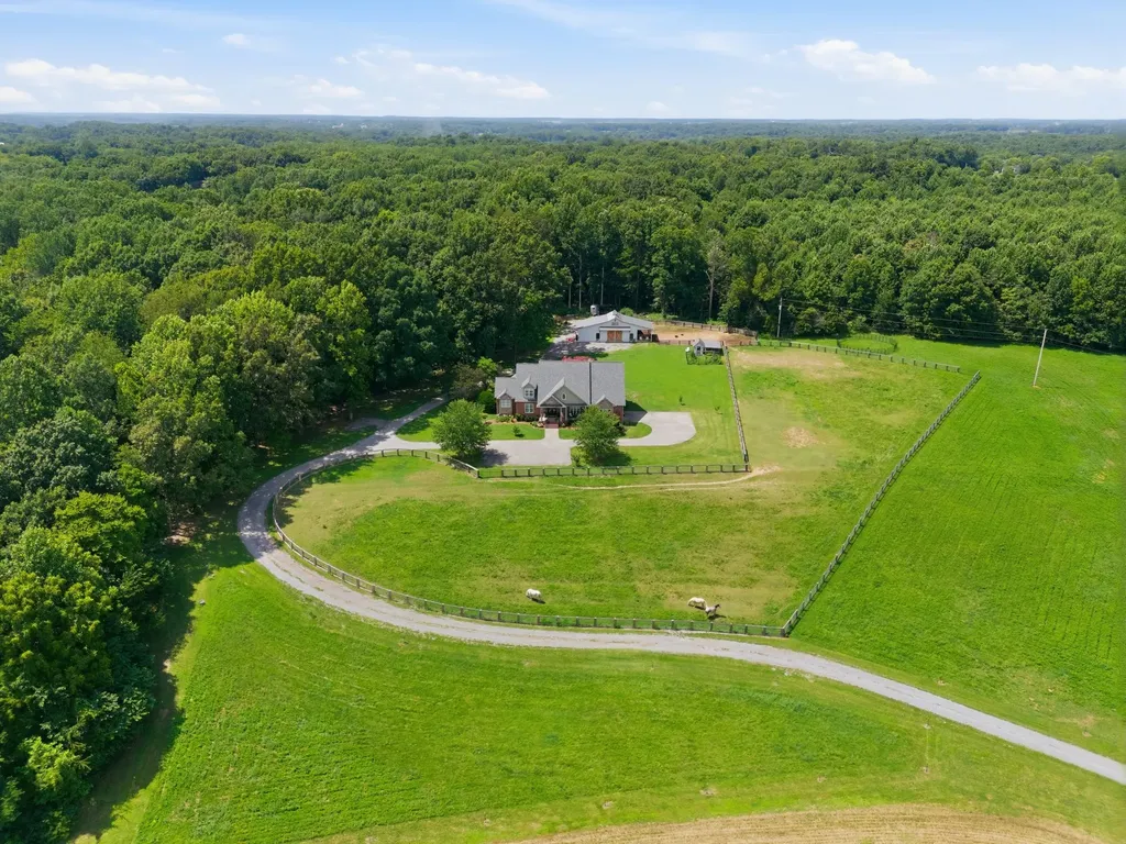 2404 Savage Creek Drive Springfield TN 37172