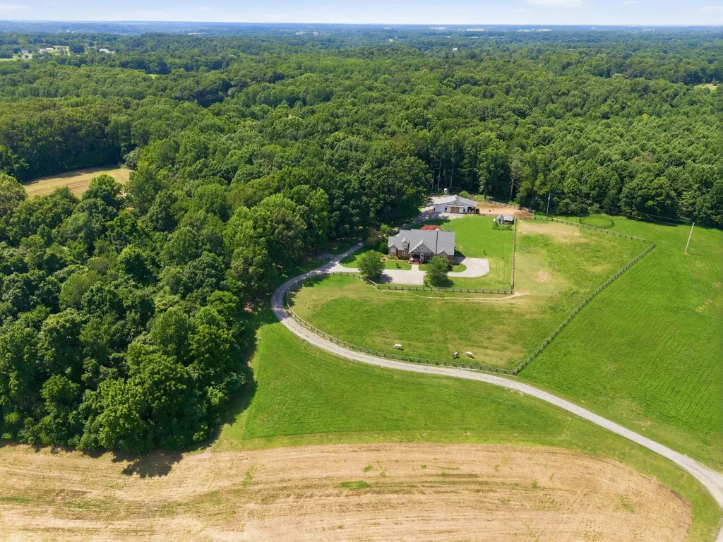2404 Savage Creek Drive Springfield TN 37172