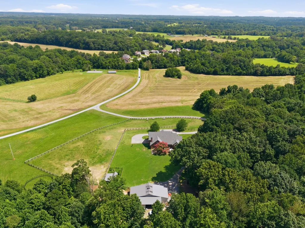 2404 Savage Creek Drive Springfield TN 37172