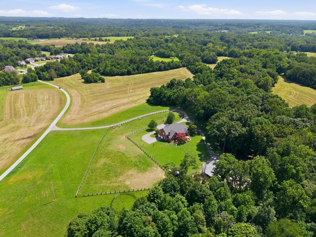 2404 Savage Creek Drive Springfield TN 37172