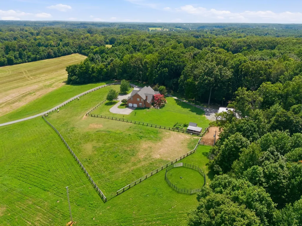 2404 Savage Creek Drive Springfield TN 37172
