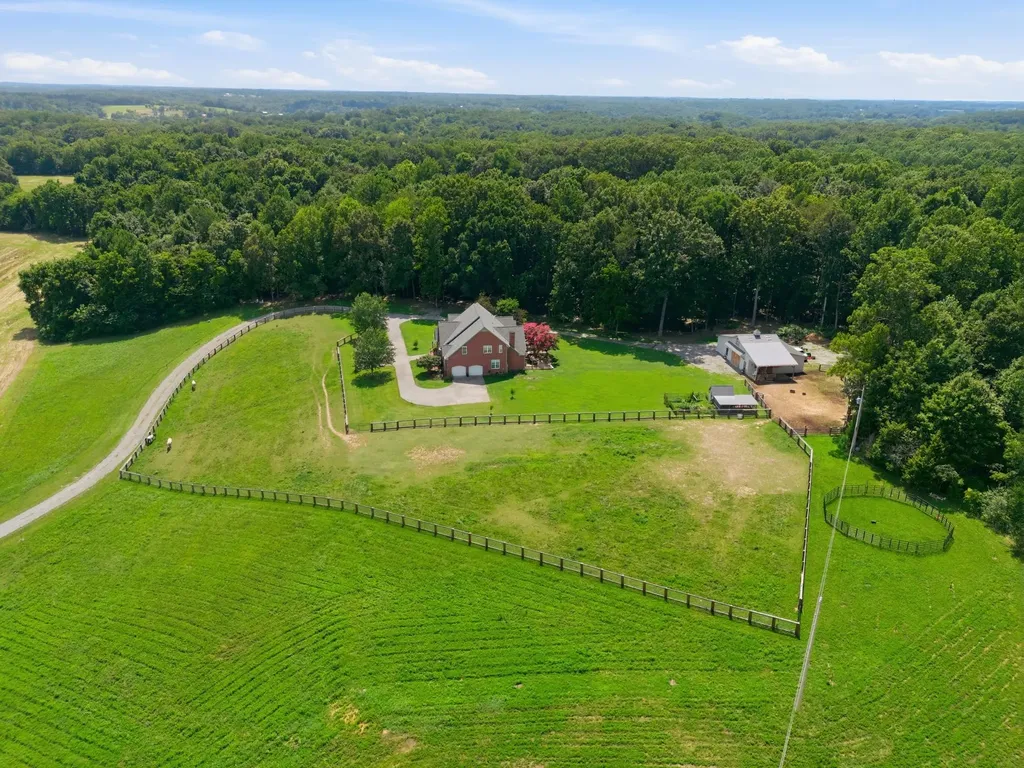 2404 Savage Creek Drive Springfield TN 37172