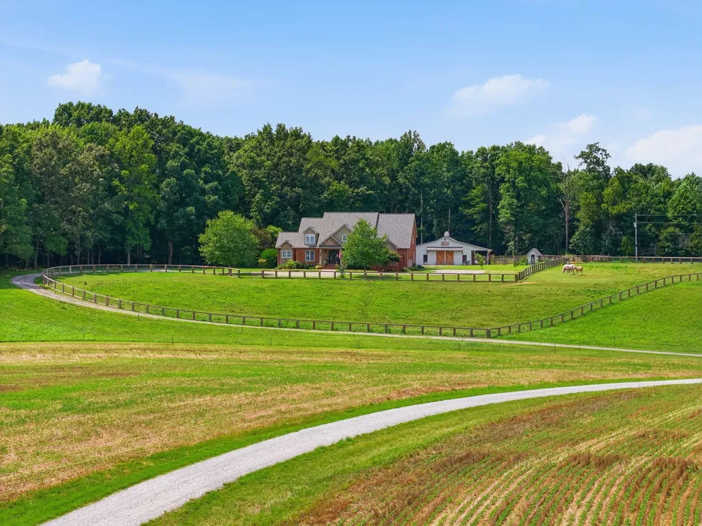 2404 Savage Creek Drive Springfield TN 37172
