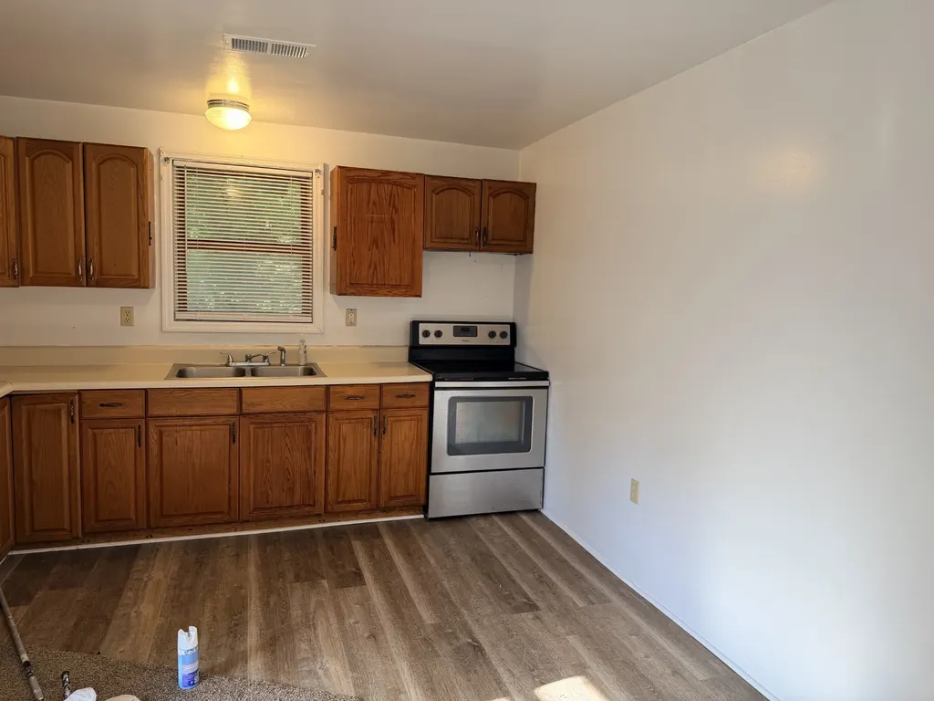 212 W Adams Avenue Lebanon TN 37087