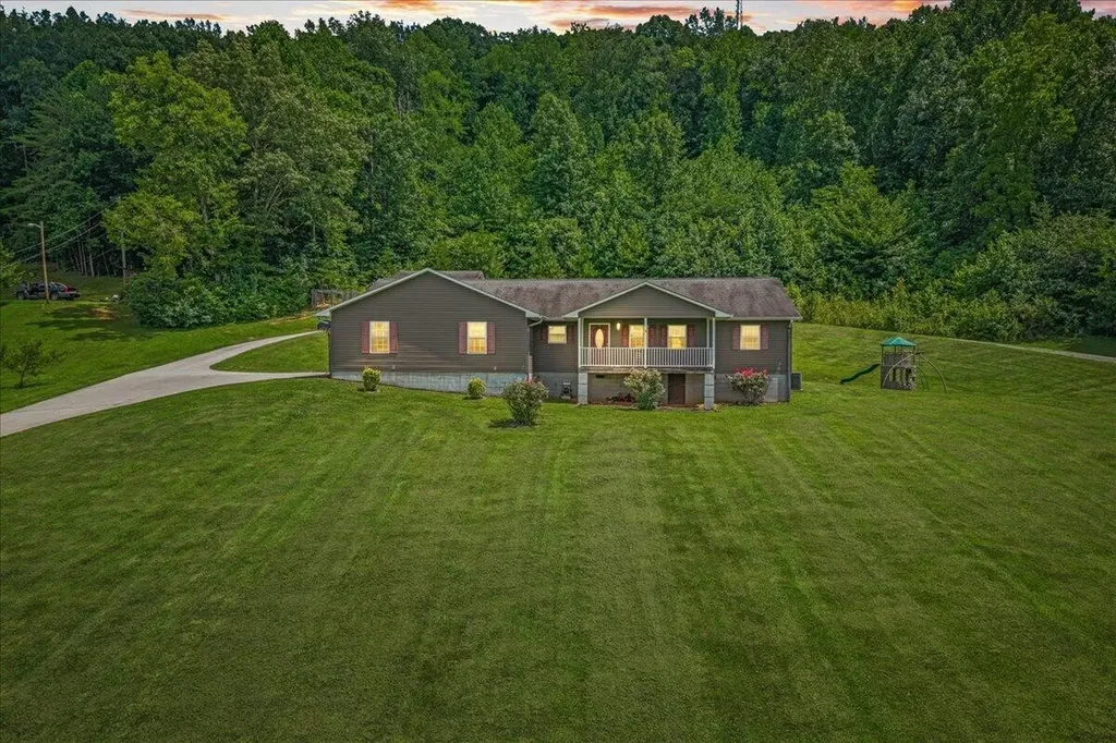 251 County Road 67 Riceville TN 37370