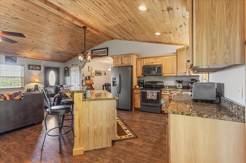 251 County Road 67 Riceville TN 37370