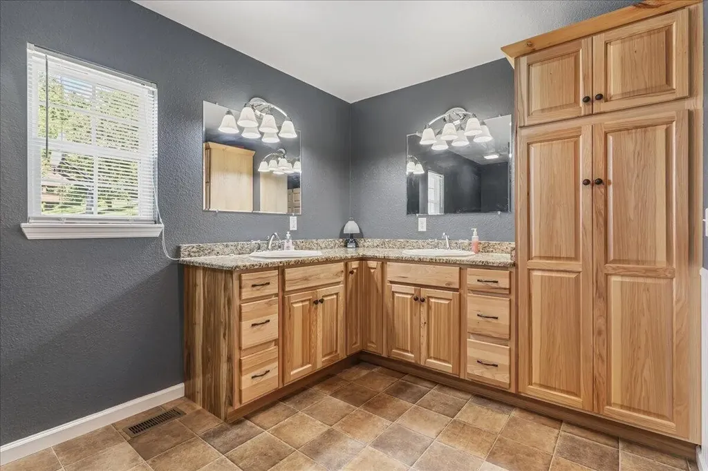 251 County Road 67 Riceville TN 37370