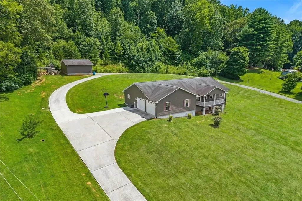 251 County Road 67 Riceville TN 37370