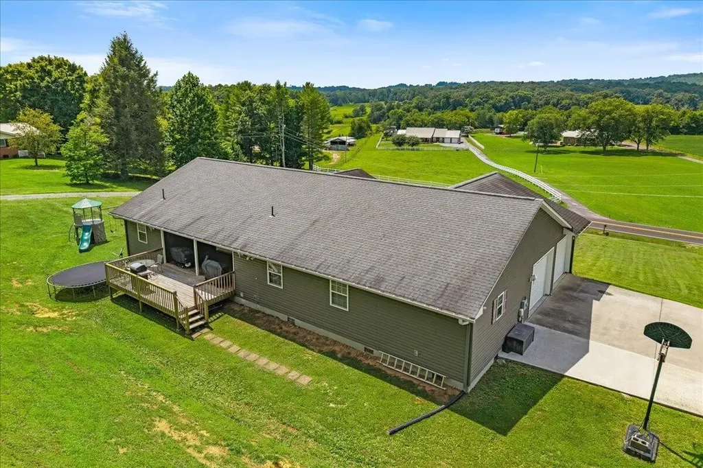 251 County Road 67 Riceville TN 37370
