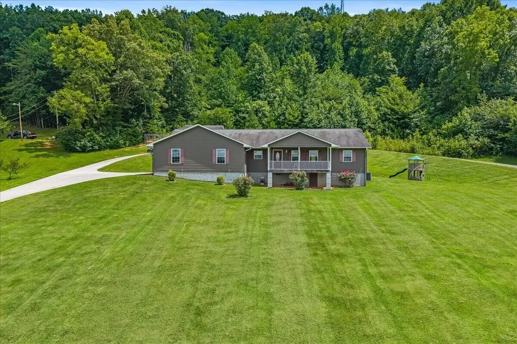 251 County Road 67 Riceville TN 37370