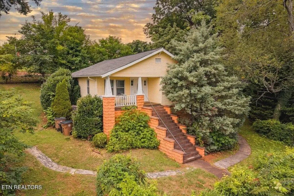 1211 Moses Avenue Knoxville TN 37921
