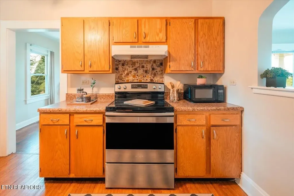 1211 Moses Avenue Knoxville TN 37921