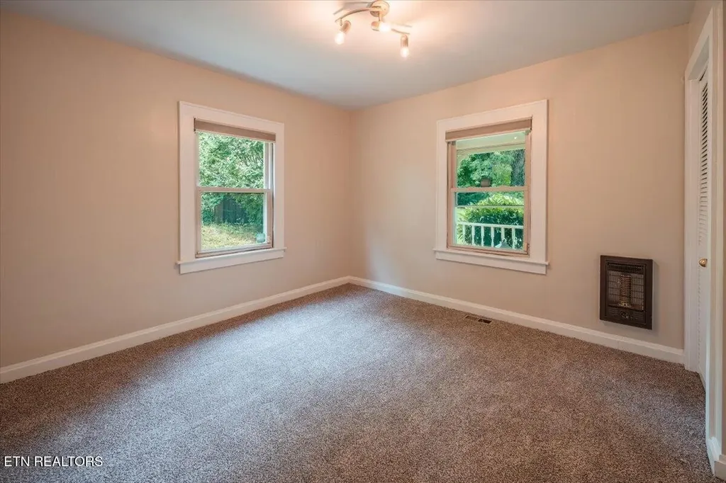 1211 Moses Avenue Knoxville TN 37921
