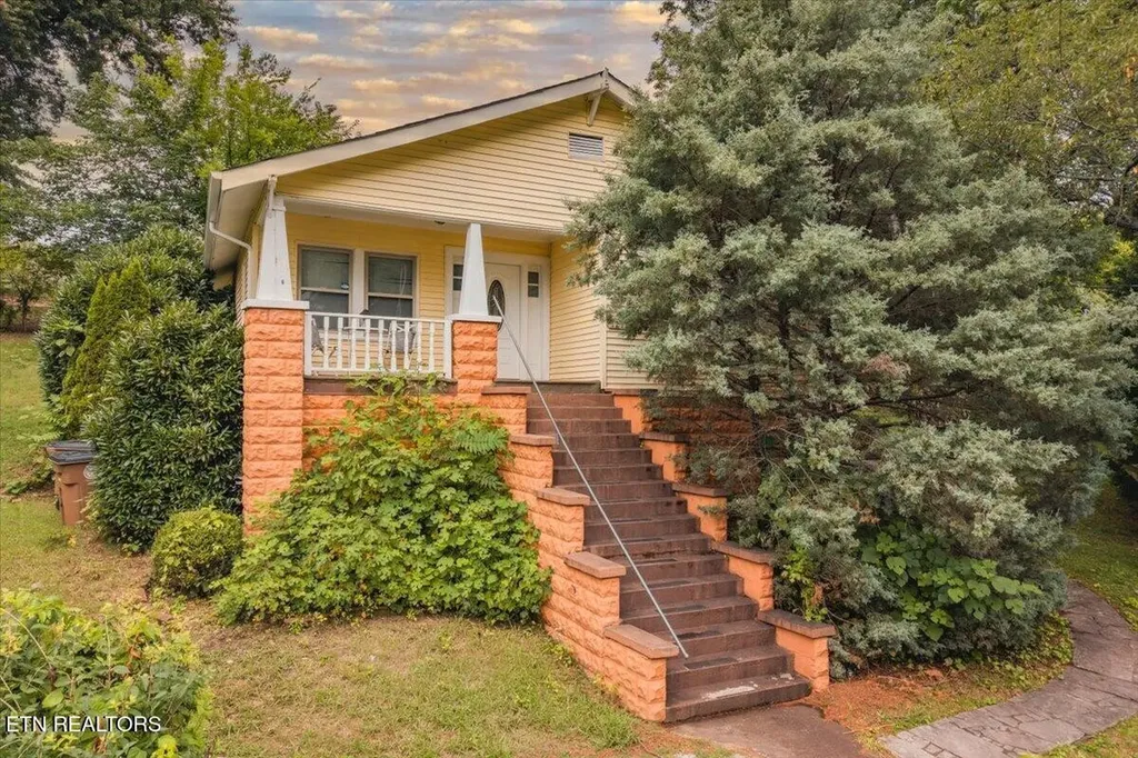 1211 Moses Avenue Knoxville TN 37921