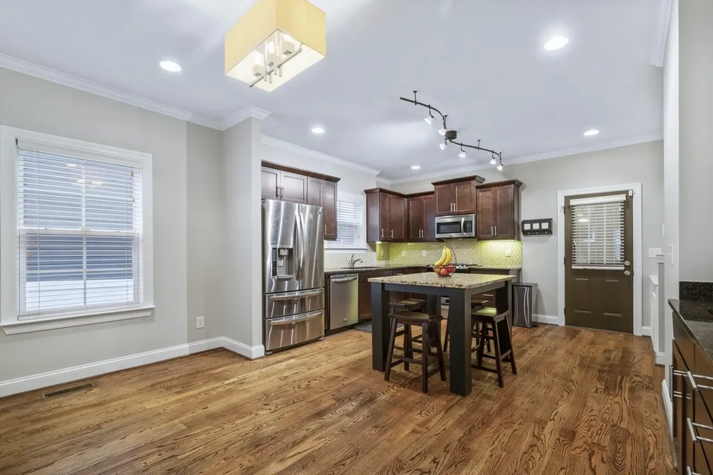 1711 14th Ave, S Nashville TN 37212