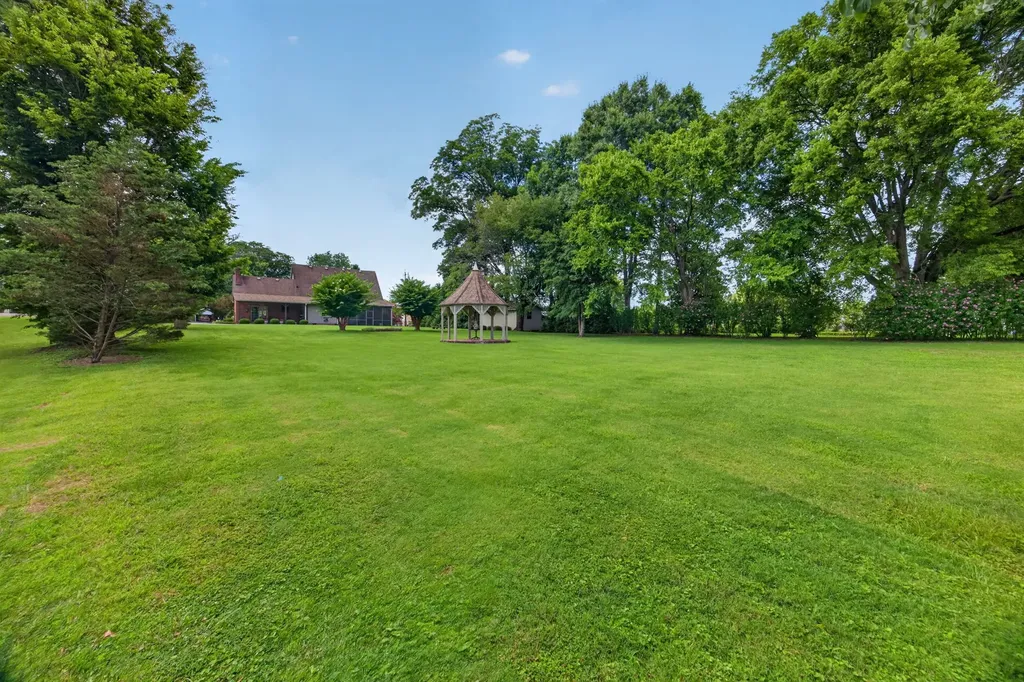 304 S College Street Smithville TN 37166