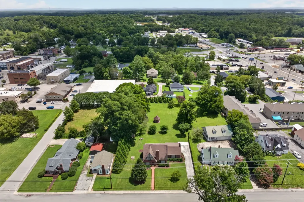304 S College Street Smithville TN 37166