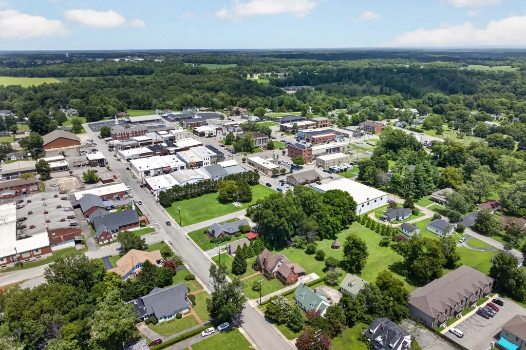 304 S College Street Smithville TN 37166