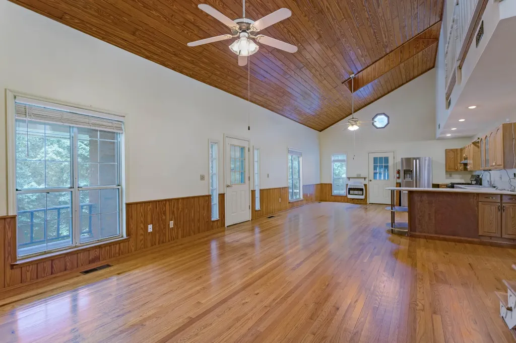 165 Paglen Ridge Drive Pikeville TN 37367