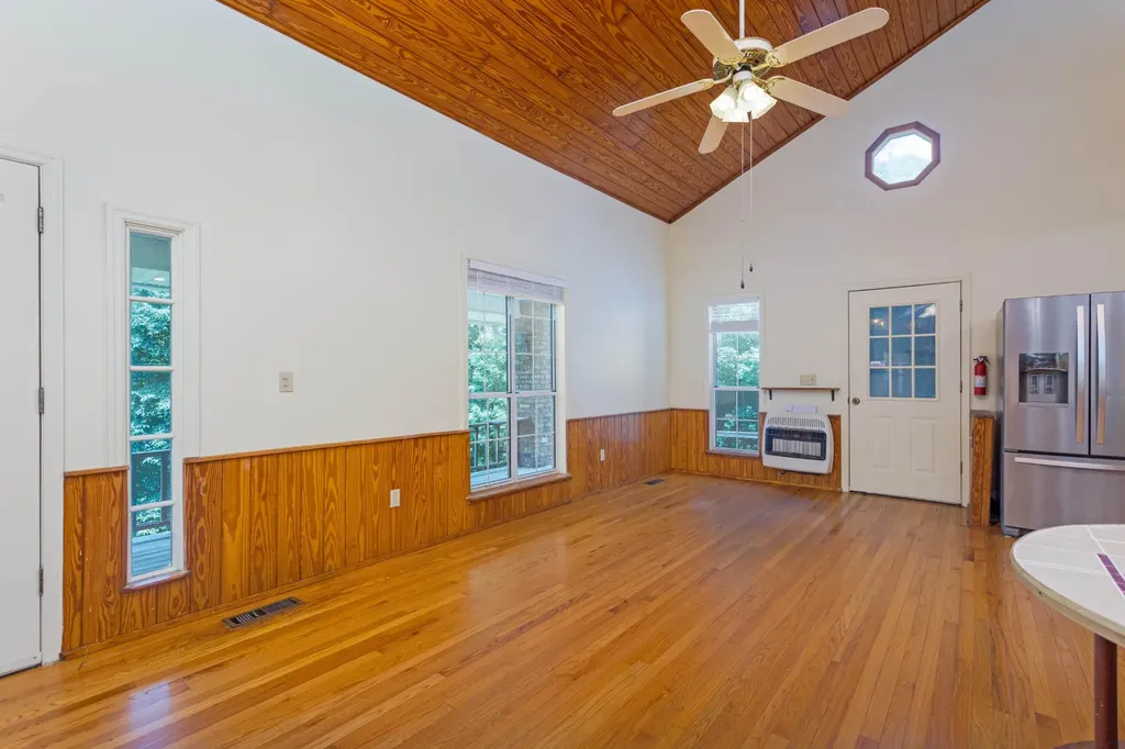 165 Paglen Ridge Drive Pikeville TN 37367