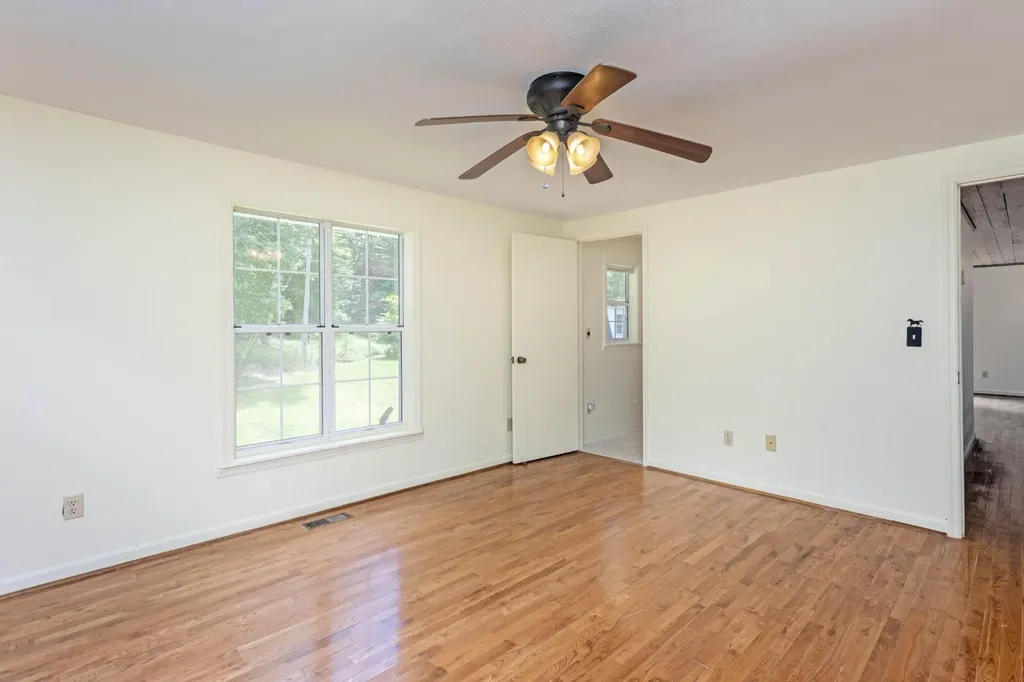 165 Paglen Ridge Drive Pikeville TN 37367