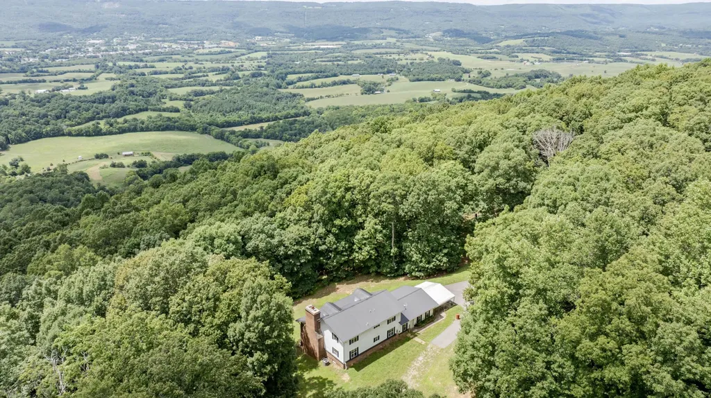 165 Paglen Ridge Drive Pikeville TN 37367