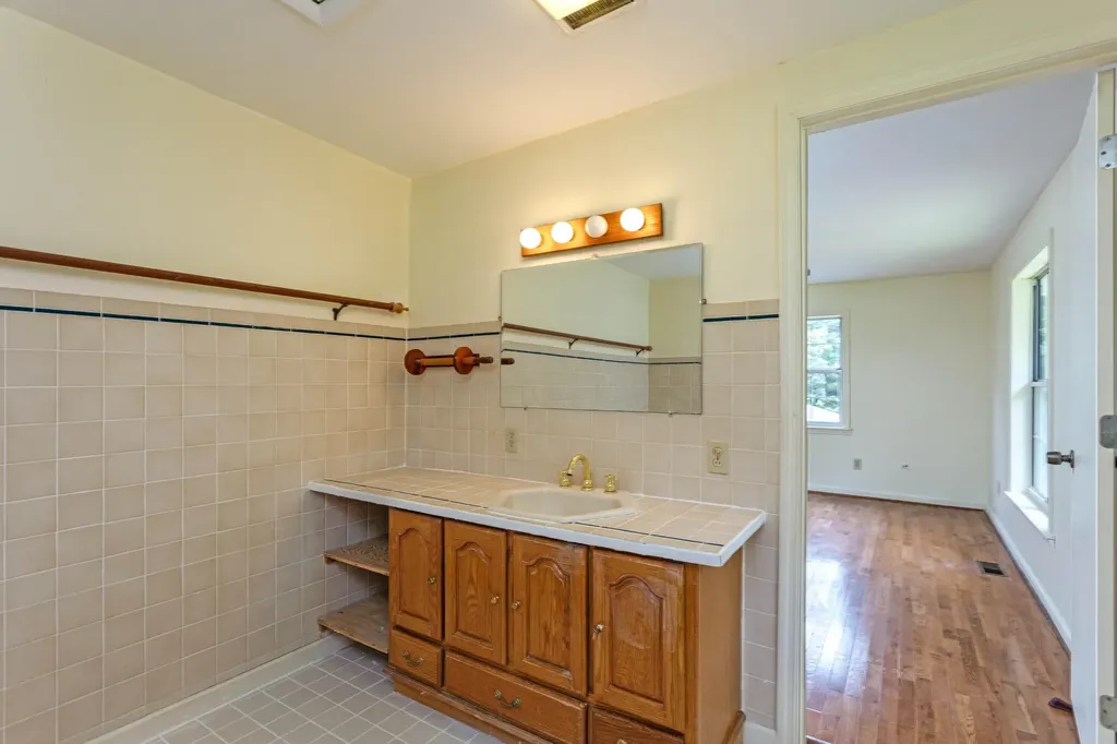 165 Paglen Ridge Drive Pikeville TN 37367