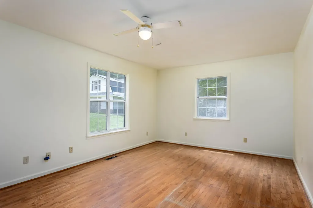 165 Paglen Ridge Drive Pikeville TN 37367
