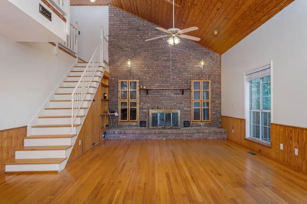165 Paglen Ridge Drive Pikeville TN 37367