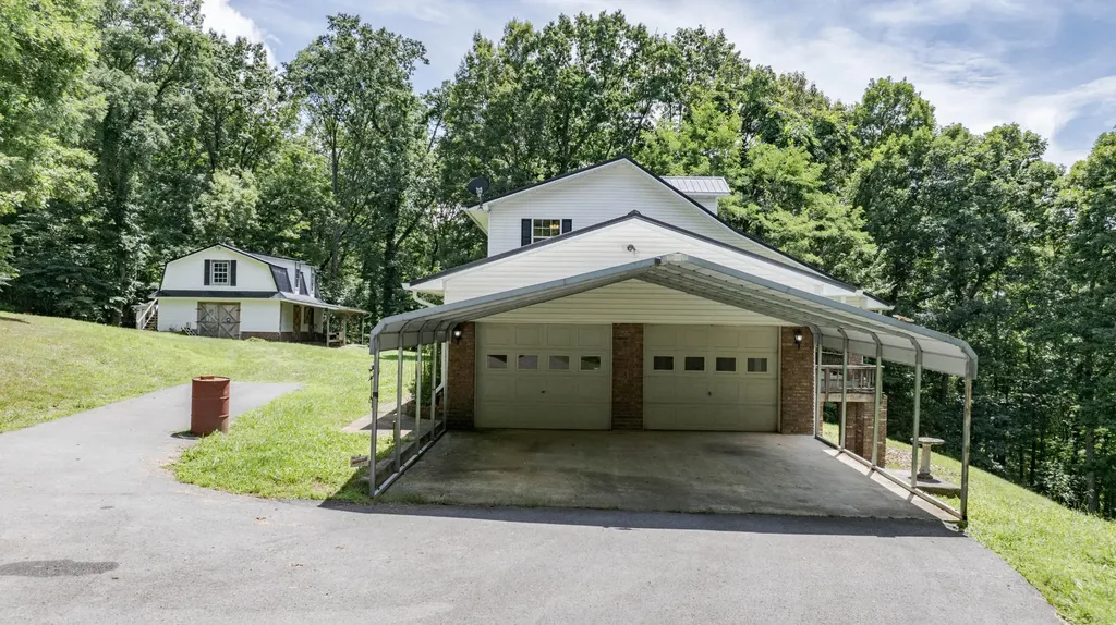 165 Paglen Ridge Drive Pikeville TN 37367