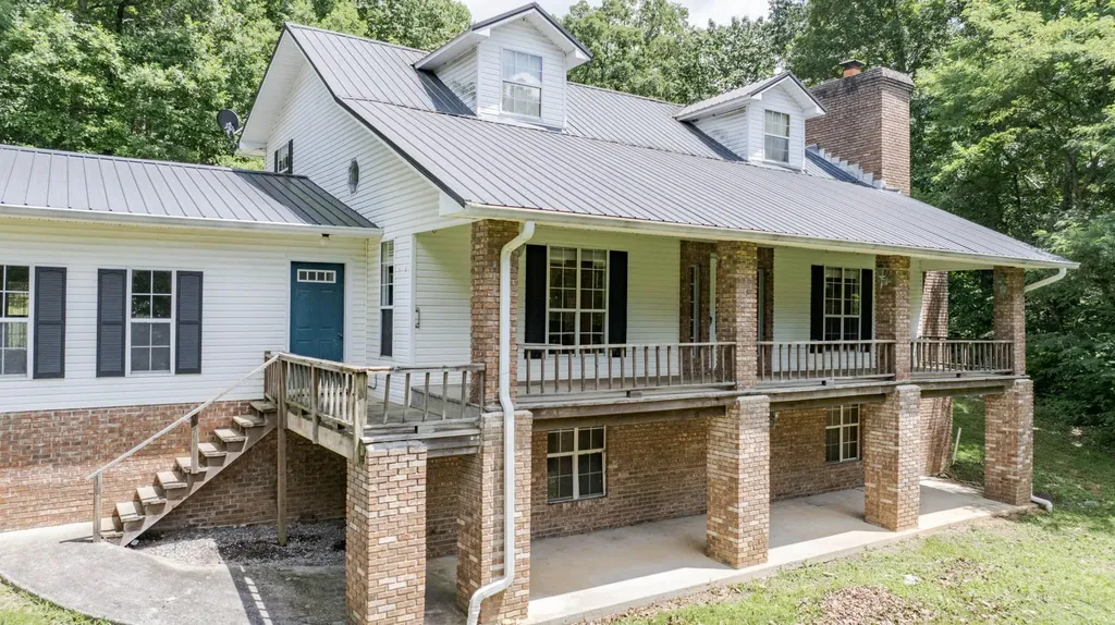 165 Paglen Ridge Drive Pikeville TN 37367