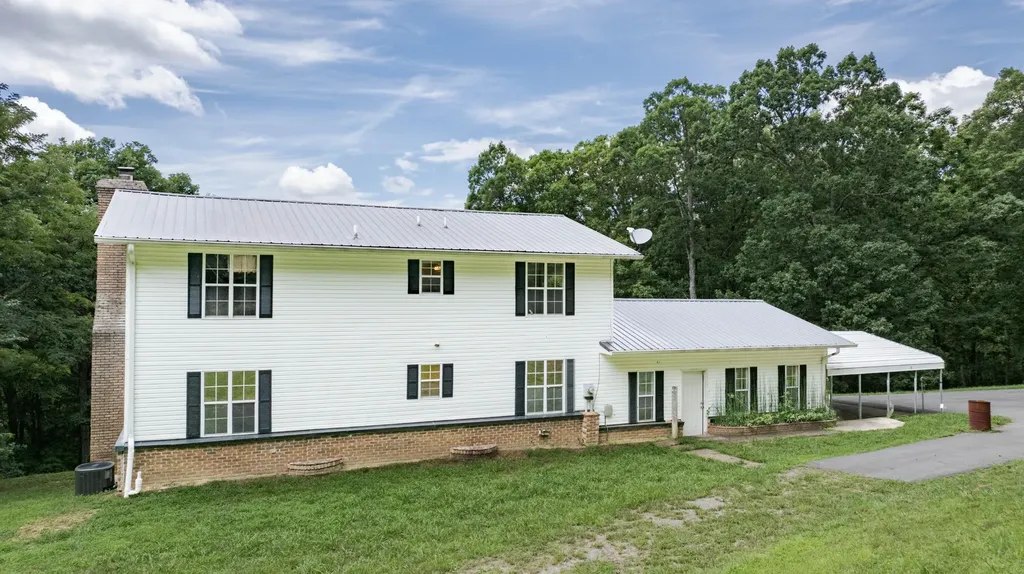 165 Paglen Ridge Drive Pikeville TN 37367