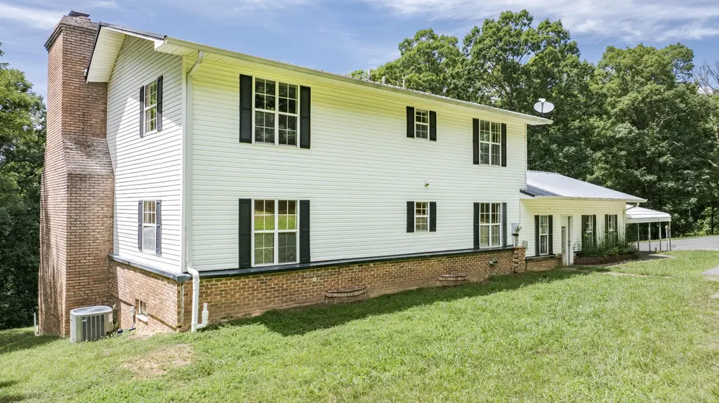 165 Paglen Ridge Drive Pikeville TN 37367