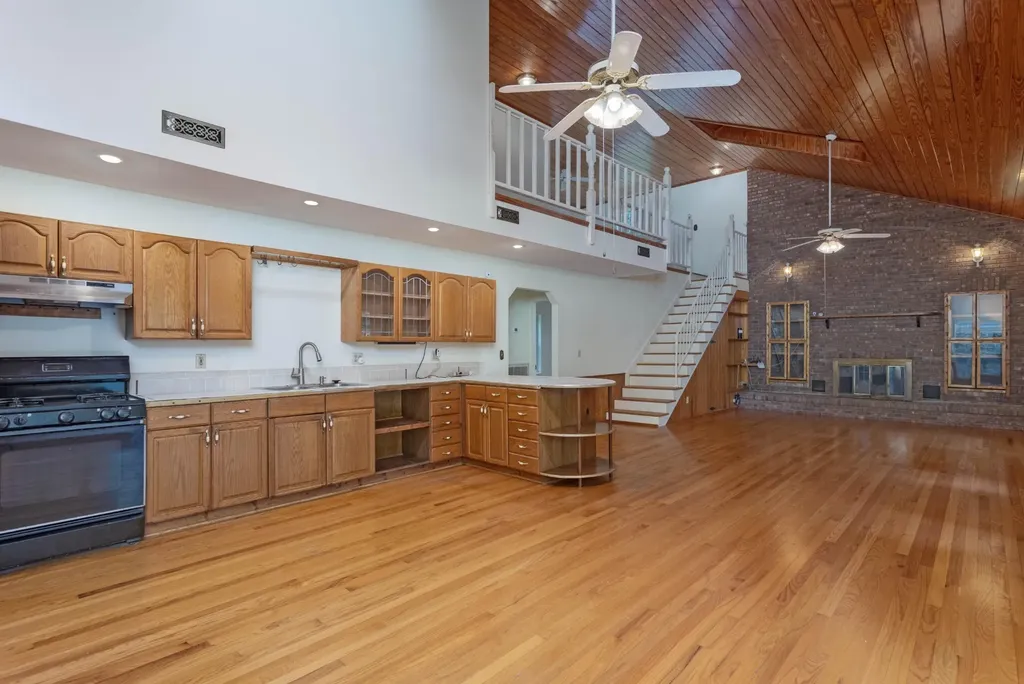 165 Paglen Ridge Drive Pikeville TN 37367