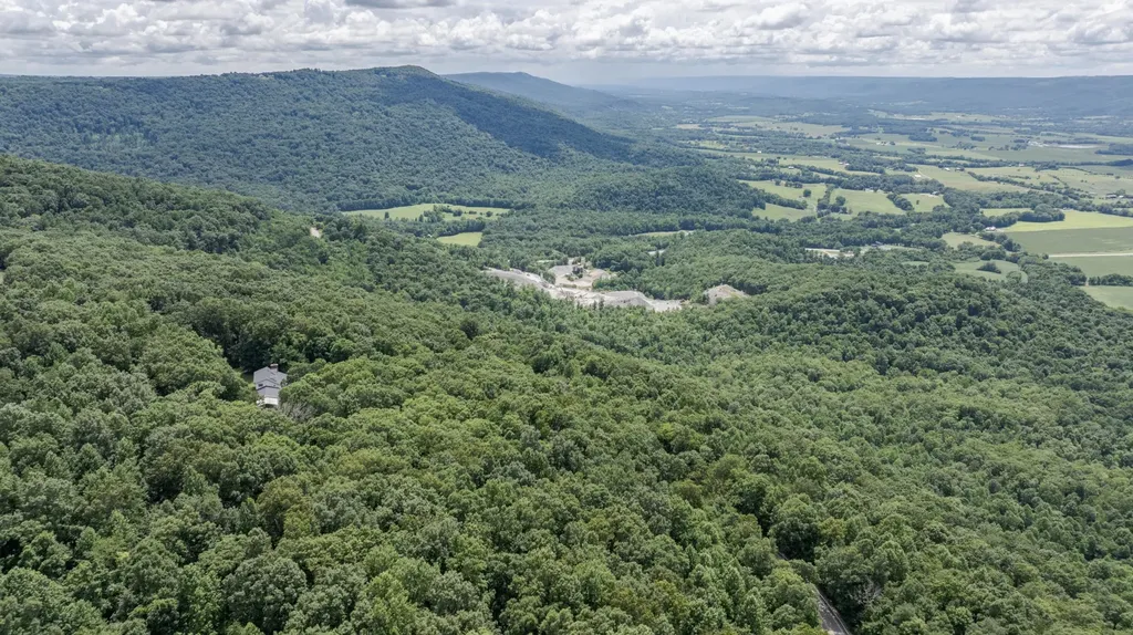 165 Paglen Ridge Drive Pikeville TN 37367