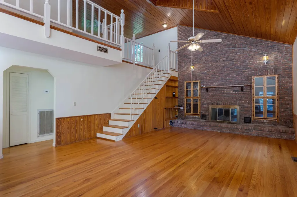 165 Paglen Ridge Drive Pikeville TN 37367