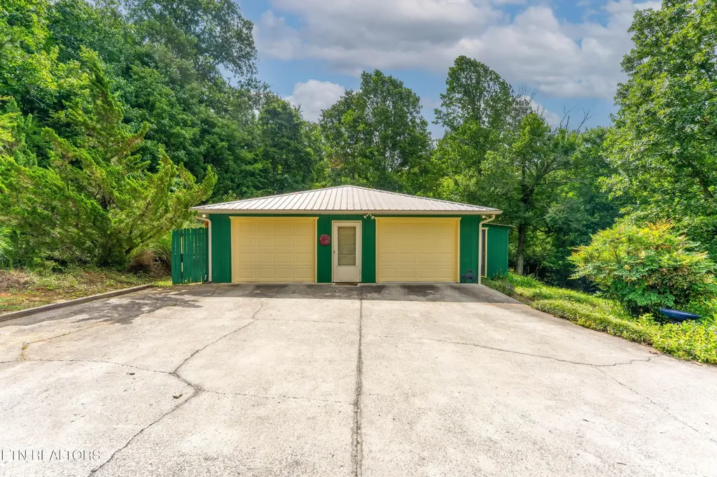 2851 Kingston Highway Kingston TN 37763