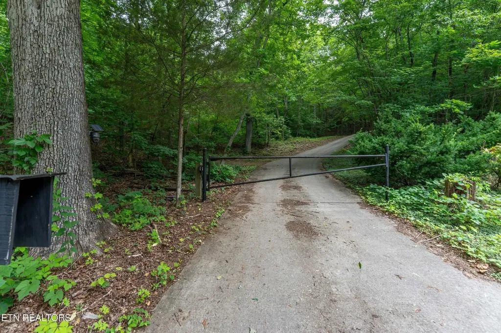 2851 Kingston Highway Kingston TN 37763