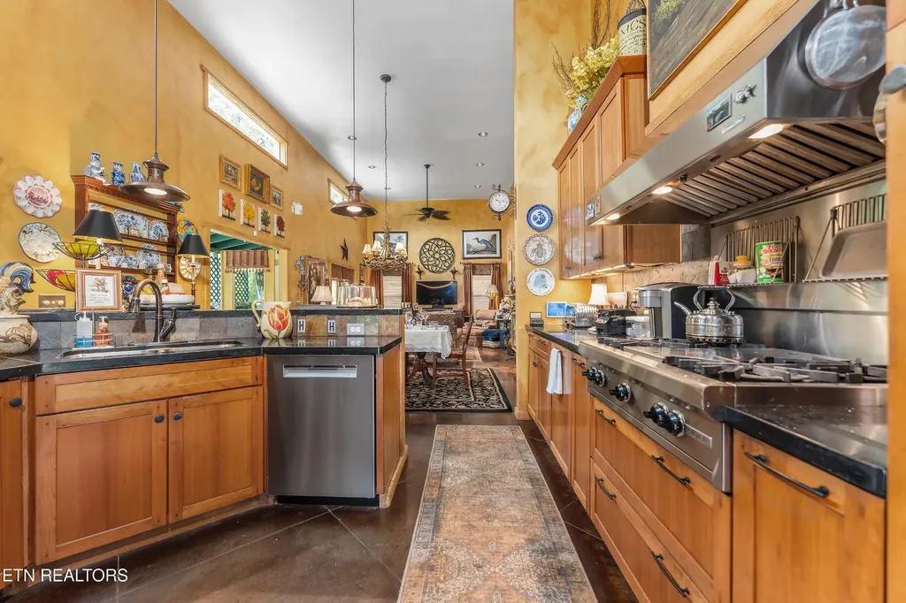 2851 Kingston Highway Kingston TN 37763