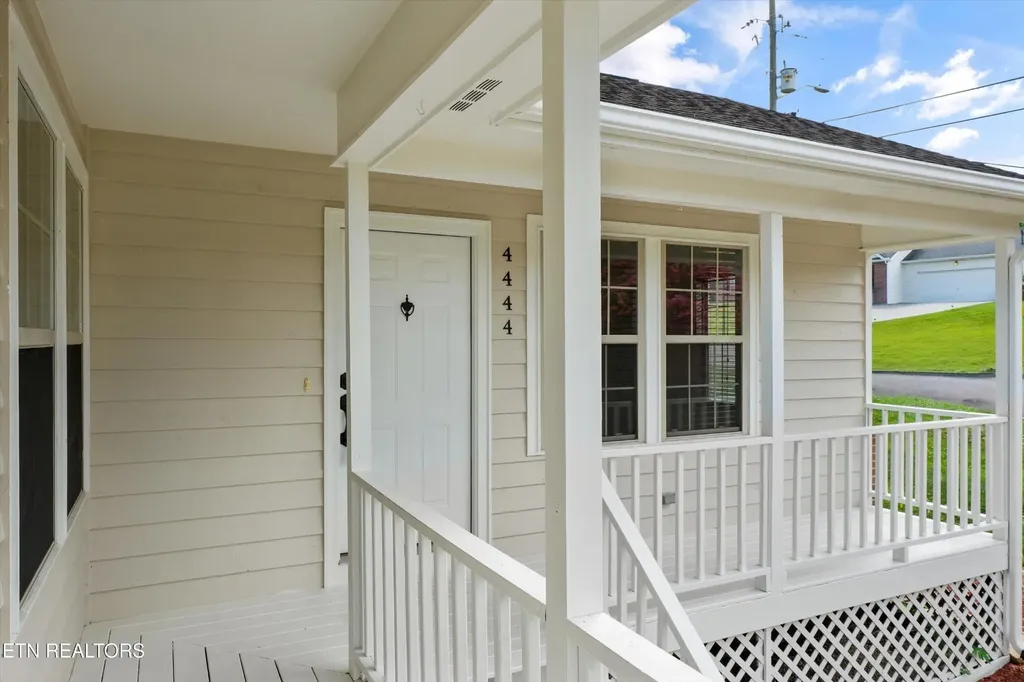 4444 Saint Lucia Lane Knoxville TN 37921