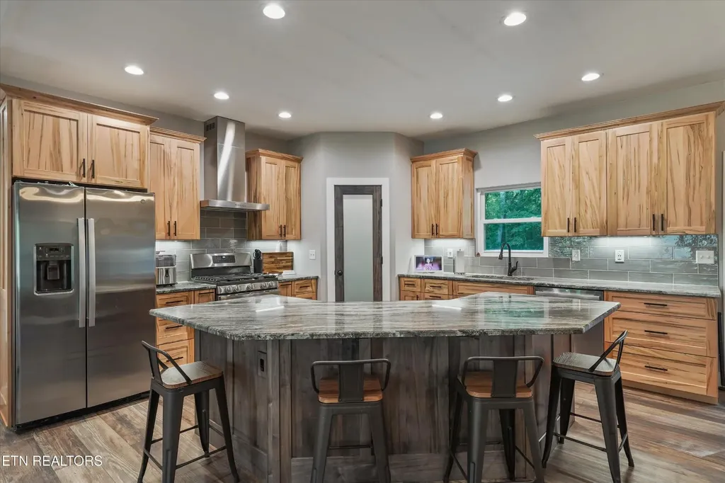 964 Deerwood Drive Dandridge TN 37725